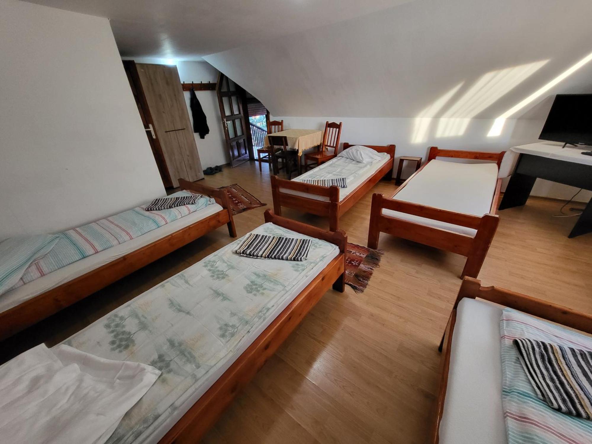 Betty Panzio Hotel Miercurea Ciuc Exterior photo